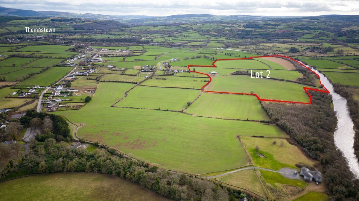 The location runs down to the River Nore. The location runs down to the River Nore.