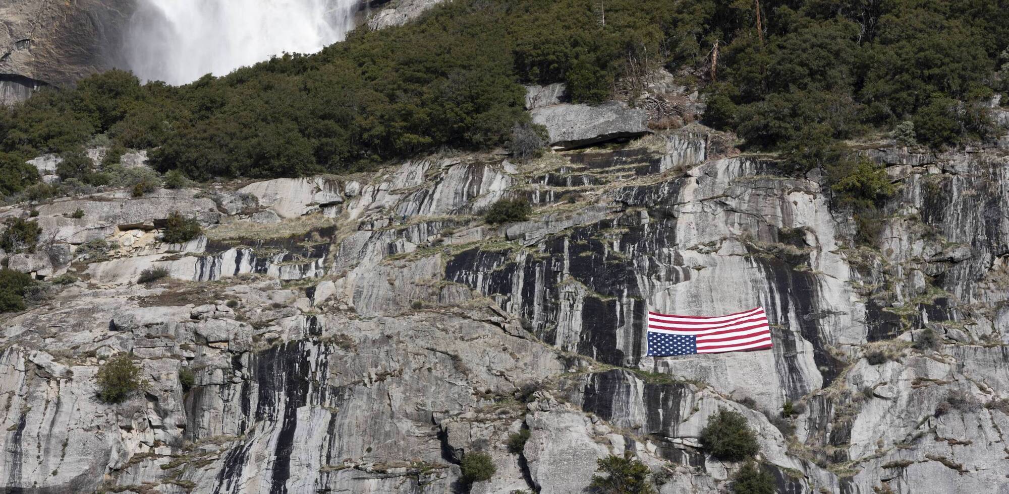 Dire distress flag signal — will environmental publicity stunt be heeded?