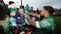 Bundee Aki signs autographs after the game 29/3/2025
