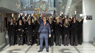 <p>Cork International Choral Festival artistic director Peter Stobart with members of The Wilcollane Singers at the launch of the event's 70th anniversary programme. Picture: Clare Keogh</p>